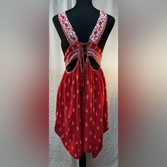 LULUS- Boho Red 🌹Floral Deep V-Neck Mini Dress (L) - Picture 10 of 13